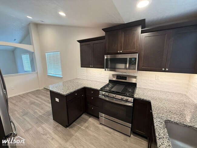 Foto del edificio - 3BD/2BA - Stunning Modern Home in Desirabl...