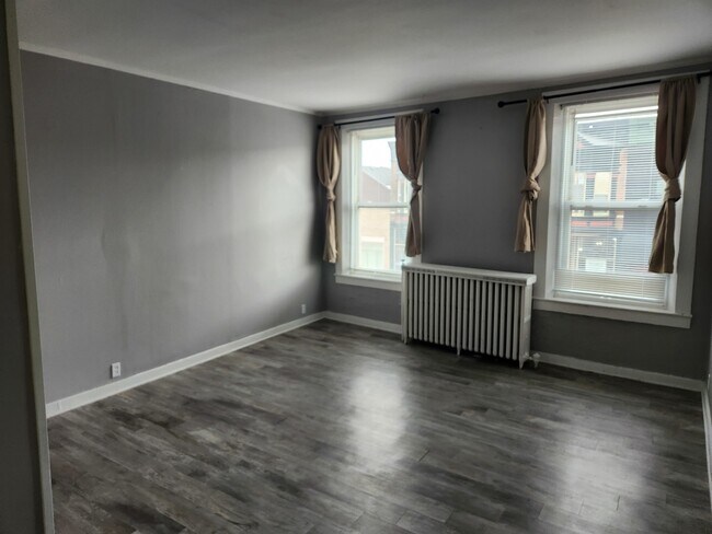 Foto del edificio - 8 E Railroad St