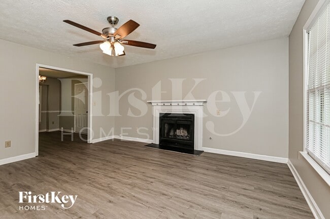 Foto del edificio - 3900 Hadley Farm Dr