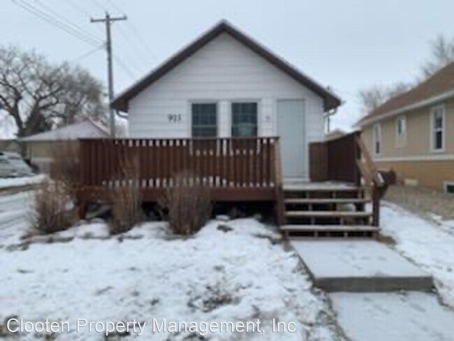 Foto del edificio - 4 br, 2 bath House - 911 E Sweet Ave