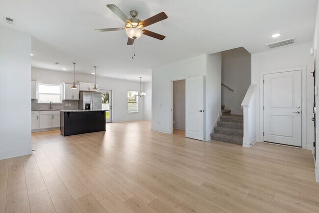 Foto del edificio - 429 Guethlein Dr