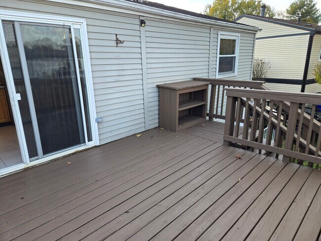 Foto del edificio - 554 Logan St