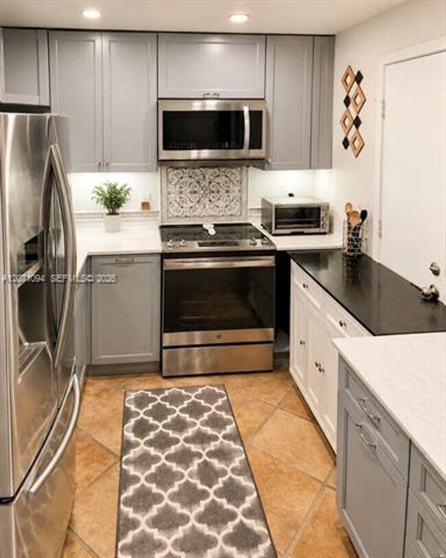 Building Photo - 800 West Ave