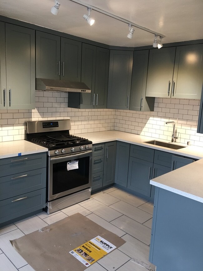 Fotografía del edificio - 1482 Innes Avenue