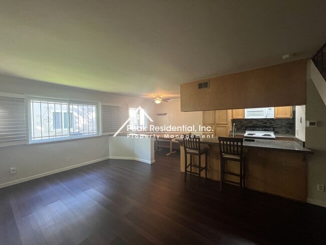 Foto del edificio - 2bd/1ba Condo with 1 Car Garage- Minutes From ARC!