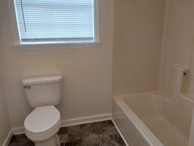 Building Photo - 321 Bailey Rd