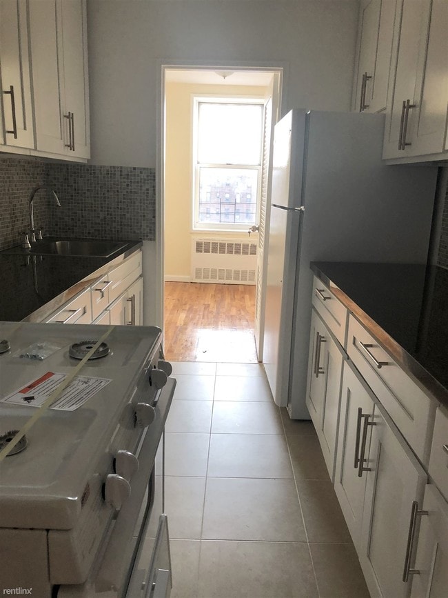 Building Photo - 2 br, 1 bath  - 1279 E 17th St