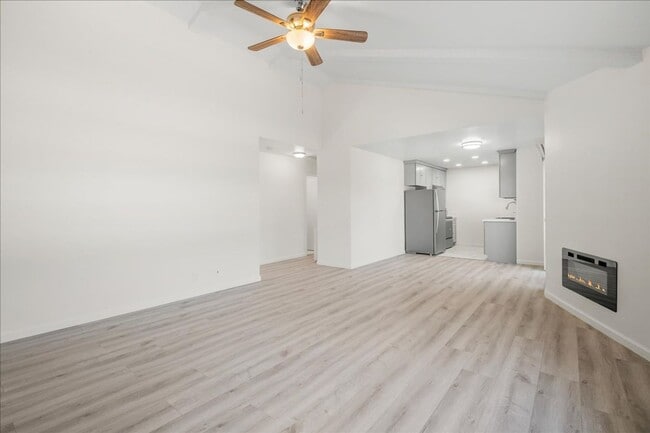 Building Photo - 10315 Alpine Dr