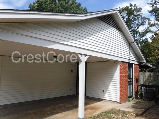 Building Photo - 6342 Thornfield Dr