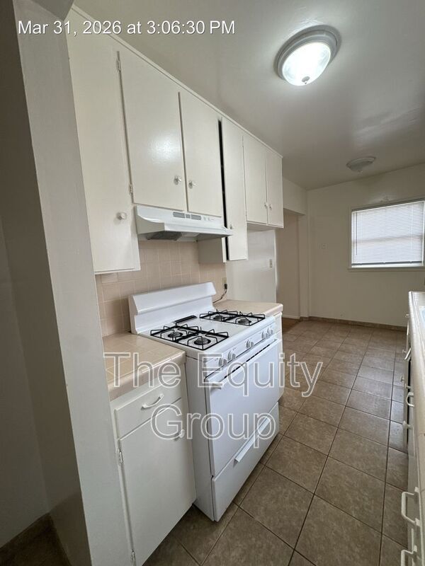 Foto del edificio - 1124 E St