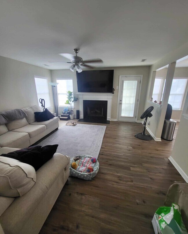 Foto del edificio - 959 Woodcreek Dr