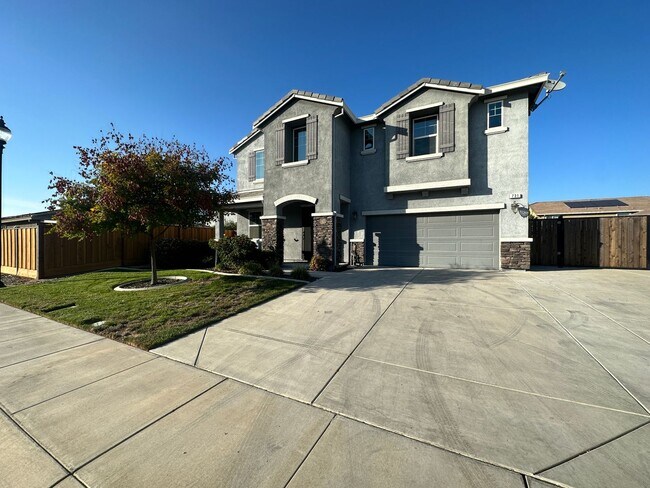 Building Photo - SOLAR