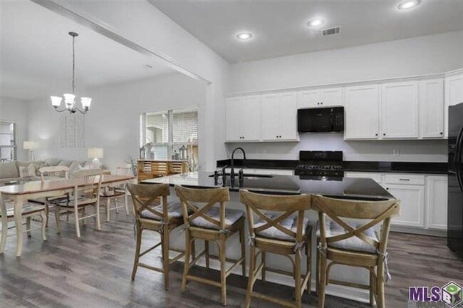 Building Photo - 1030 Gentle Wind Dr