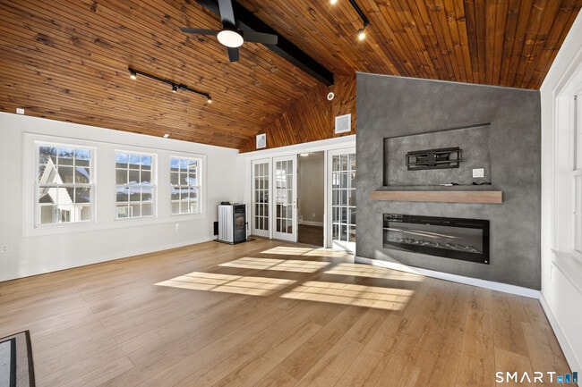 Foto del edificio - 260 French St