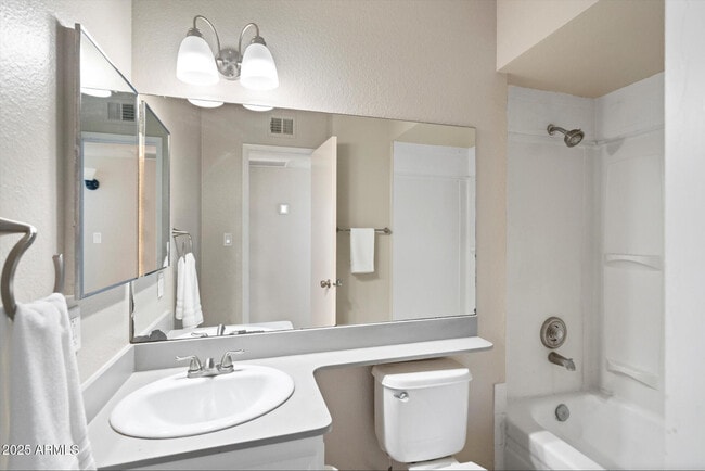 Foto del edificio - 555 N May