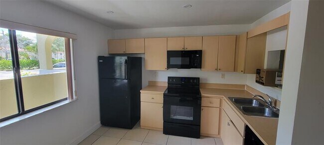 Foto del edificio - 11427 Royal Palm Blvd