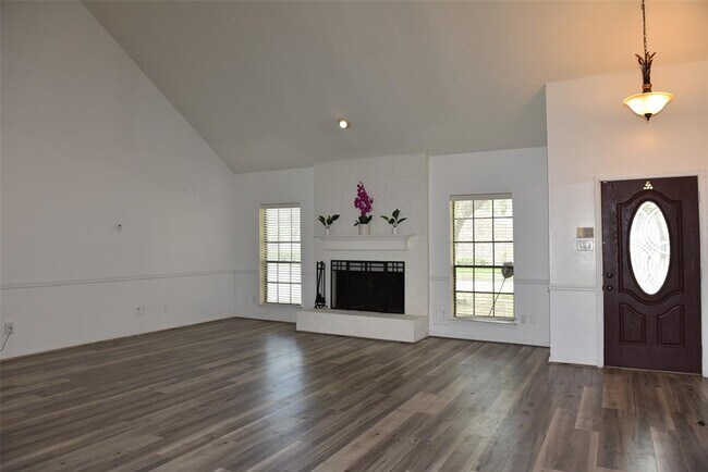 Foto del edificio - 12134 Ella Lee Ln