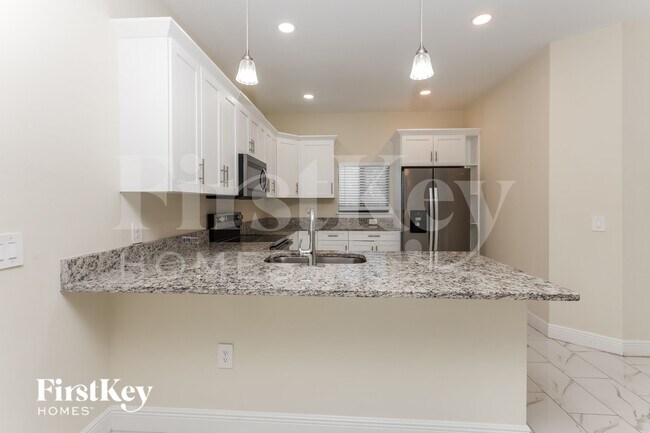 Building Photo - 2607 6th St SW