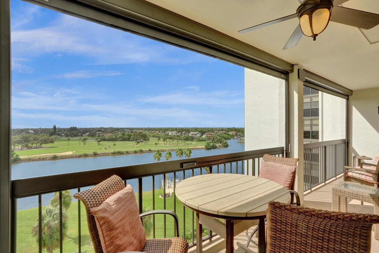 Foto principal - 356 Golfview Rd