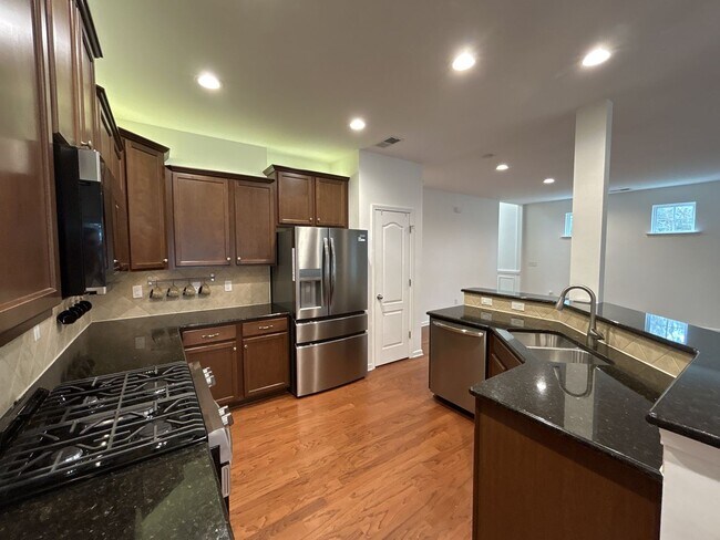 Foto del edificio - T.R. Lawing Realty Property