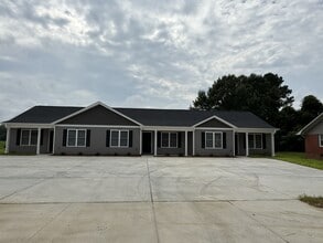 Building Photo - 612 S Powell Ave