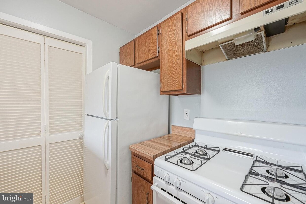 1804 Woodhollow Dr, Evesham, NJ 08053 Room for Rent in Evesham, NJ