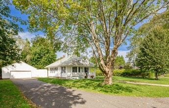 Building Photo - 15 Maidstone Ave