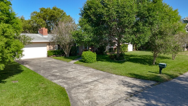 Building Photo - 1360 Dorothy Dr