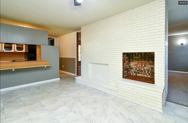 Building Photo - 2511 S Franklin Ave