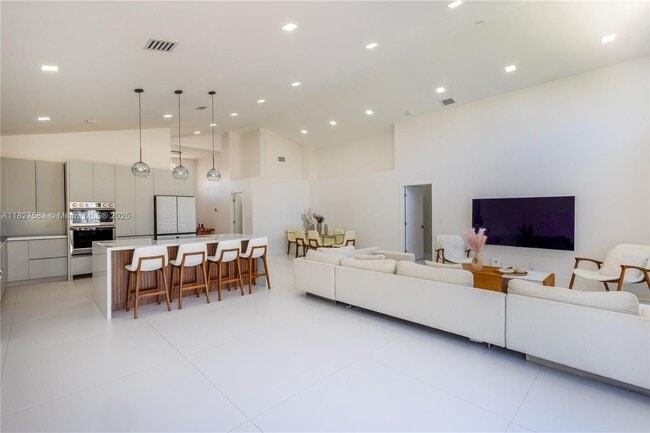 Foto del edificio - 649 SW 168th Way