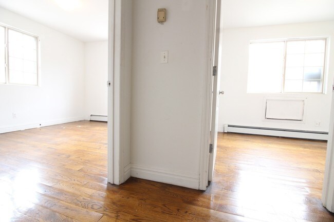 Foto del edificio - 328B Irving Ave