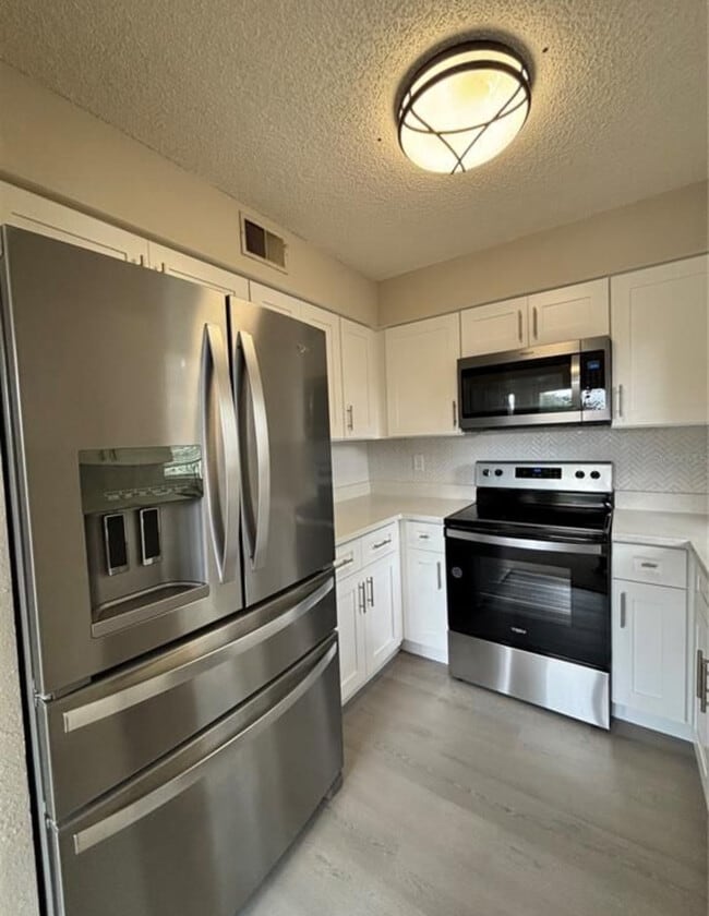 Building Photo - 2690 Coral Landings Blvd