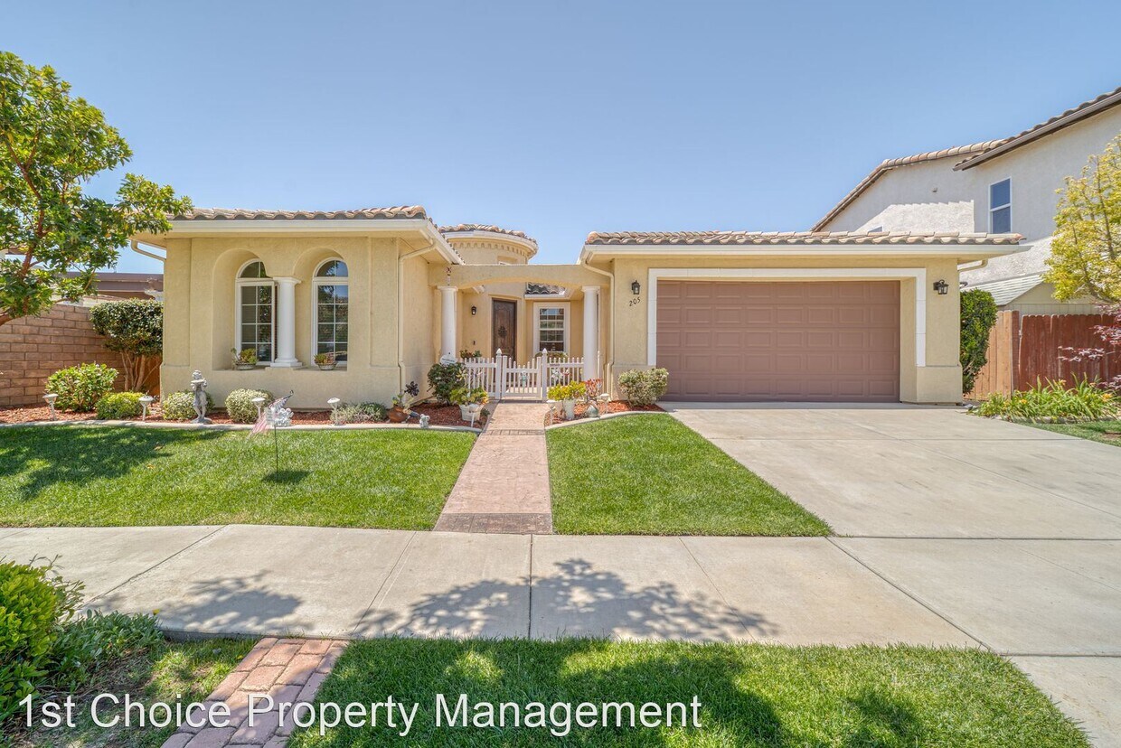 Primary Photo - 3 br, 3 bath House - 205 Navarra Way