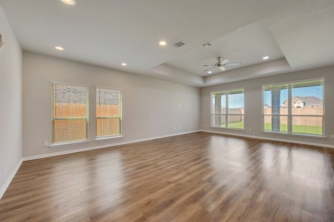 Building Photo - Spacious 4-Bedroom, 3-Bath Home – Over 2,3...