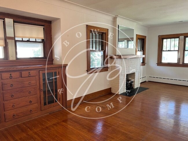 Building Photo - Charming 3-Bed, 2-Bath Gem on Loxley Road ...