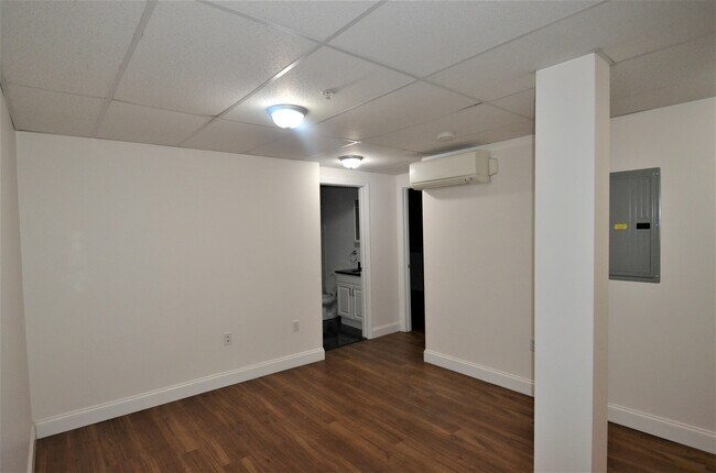 Building Photo - 58 Westland Ave