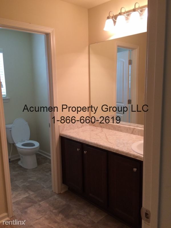 Building Photo - 4 br, 2.5 bath House - 976 Donington Cir