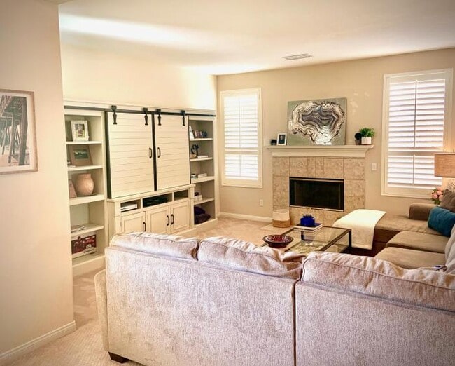 Building Photo - 4 bedroom in Newbury Park CA 91320