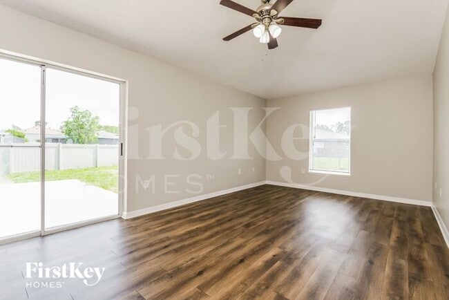 Foto del edificio - 817 Grantham Dr