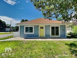 Building Photo - 598 Chestnut St