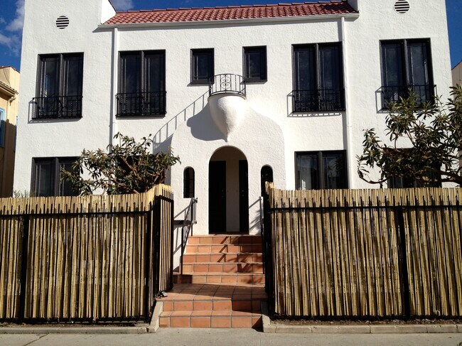 Foto del edificio - 122 S Westmoreland Ave