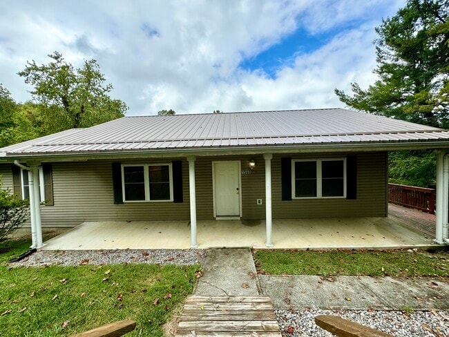 Building Photo - 1560 Harding Rd