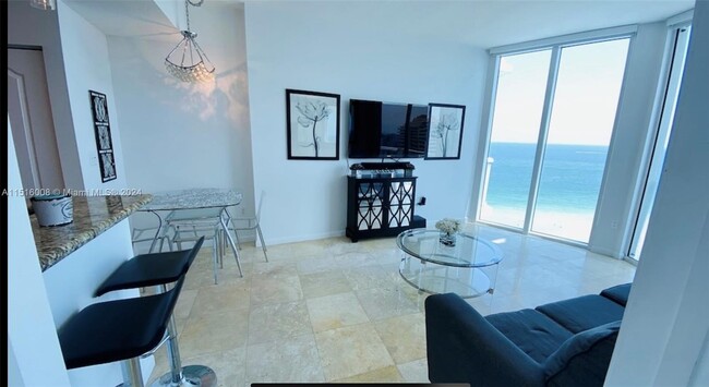Building Photo - 6515 Collins Ave