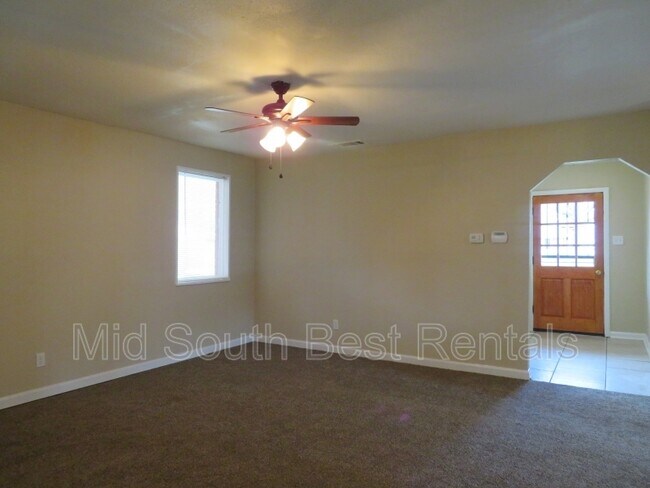Foto del edificio - 1743 Wildrose St