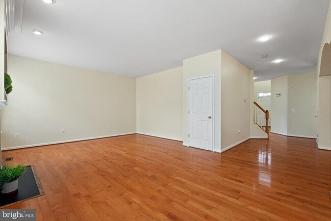 Building Photo - 15433 Leeds Hill Way