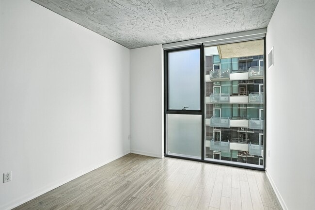Photo - 1365 S Wabash Ave (Chicago, IL) Apartment