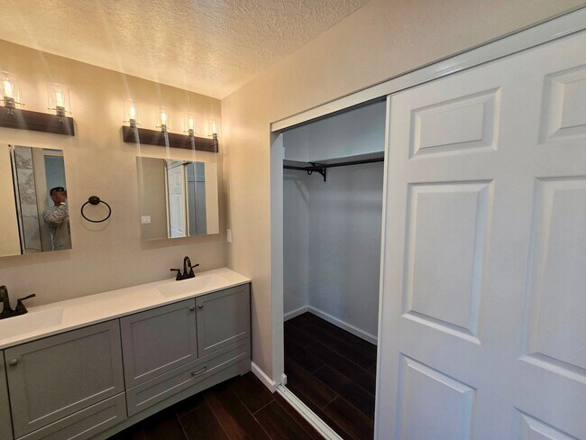Foto del edificio - ***NEW*** 3-bedroom, 2-bath home in Albuquerque with all the modren finishes!