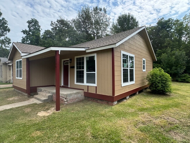 Building Photo - 2306 N 37th St