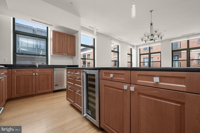 Building Photo - 2425 L St NW