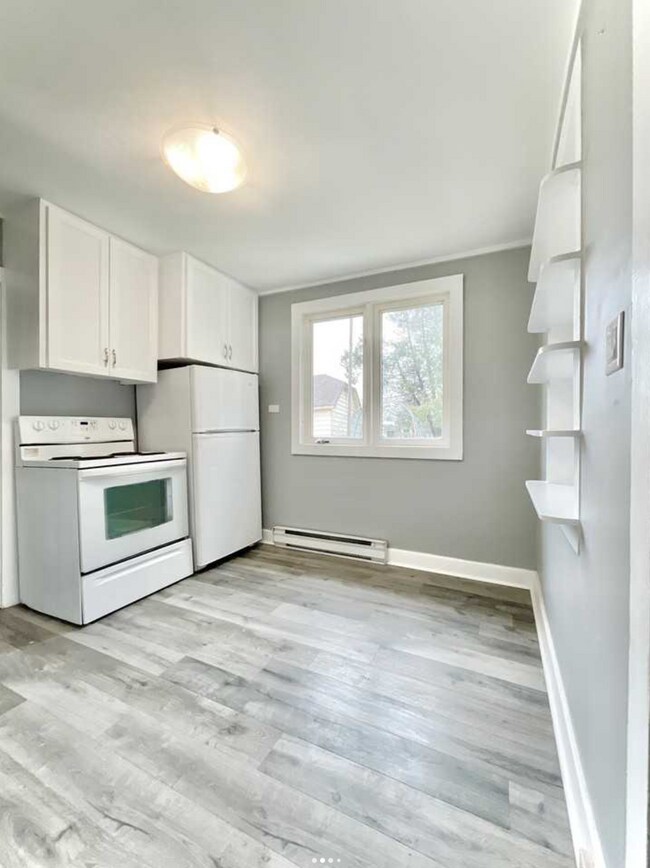 Photo du bâtiment - Cozy 2 Bed / 1 Bath Detached Home – $1,699...